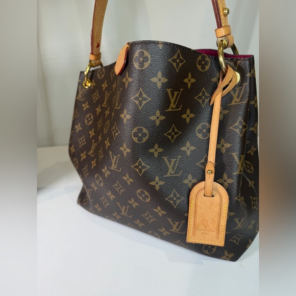 Louis Vuitton Monogram Graceful PM (small one)
Pivoine Interior - Picture 6 of 17
